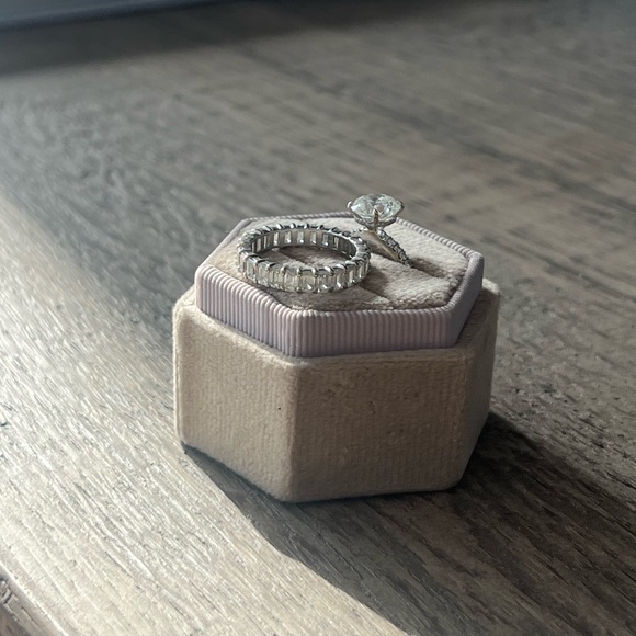 Emerald Cut Diamond Infinity Band - 2.8 carats - Picture 3 of 11